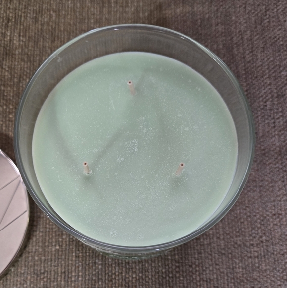 Bath & Body Works Candle - Fresh Balsam - Picture 2 of 3